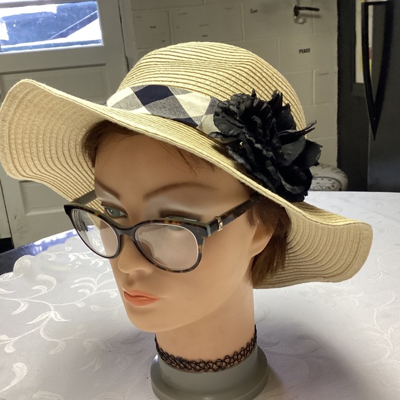 LOFT HAT MUST SEE WITH black FLOWER USE OR DETACH. CLASSIC 🖤💐💐💐💐💐 - Picture 6 of 7